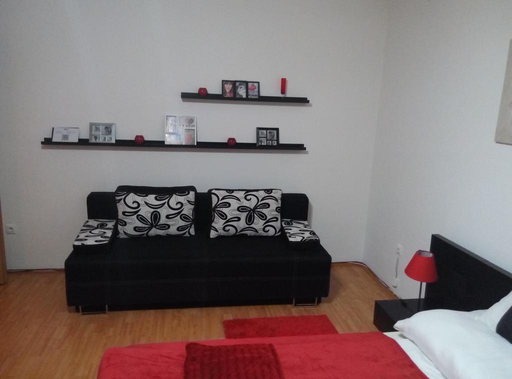 Debrecenter Apartman Exterior photo